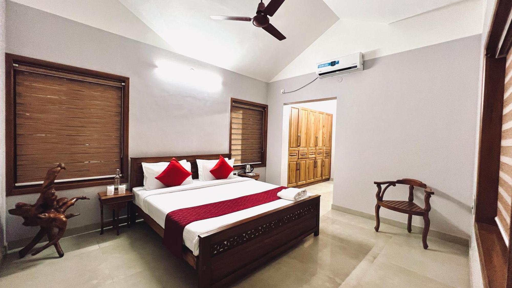 Waterfront By Palmyra Apartment Kollam Luaran gambar