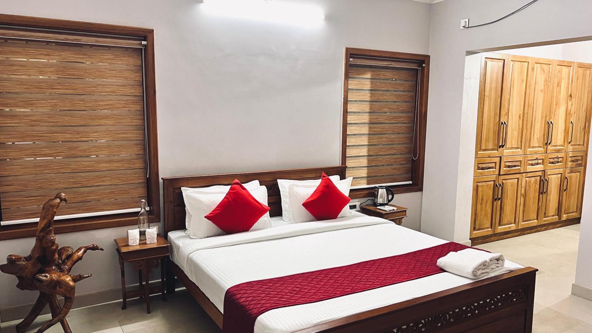 Waterfront By Palmyra Apartment Kollam Luaran gambar