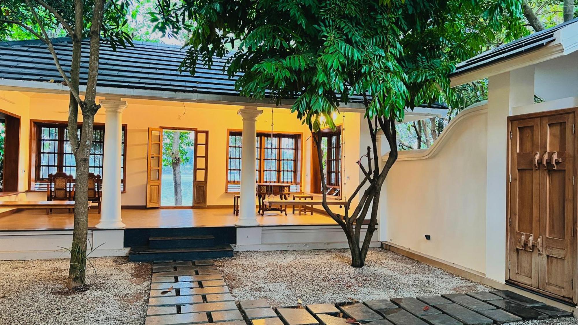 Waterfront By Palmyra Apartment Kollam Luaran gambar