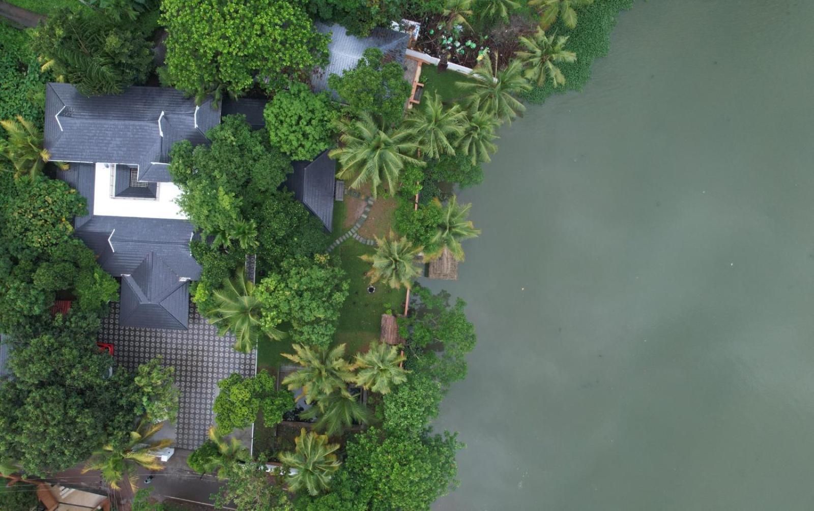 Waterfront By Palmyra Apartment Kollam Luaran gambar