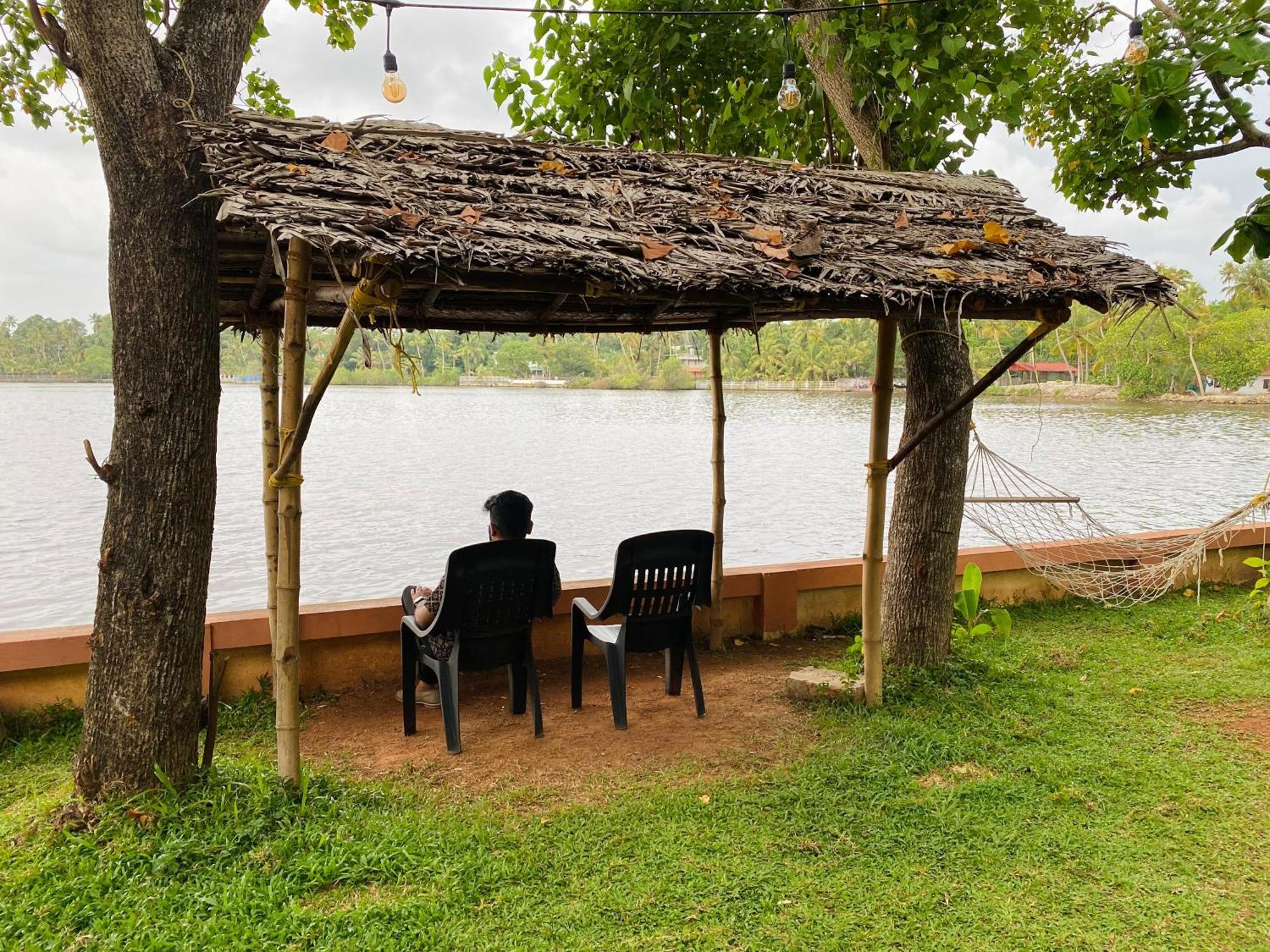 Waterfront By Palmyra Apartment Kollam Luaran gambar